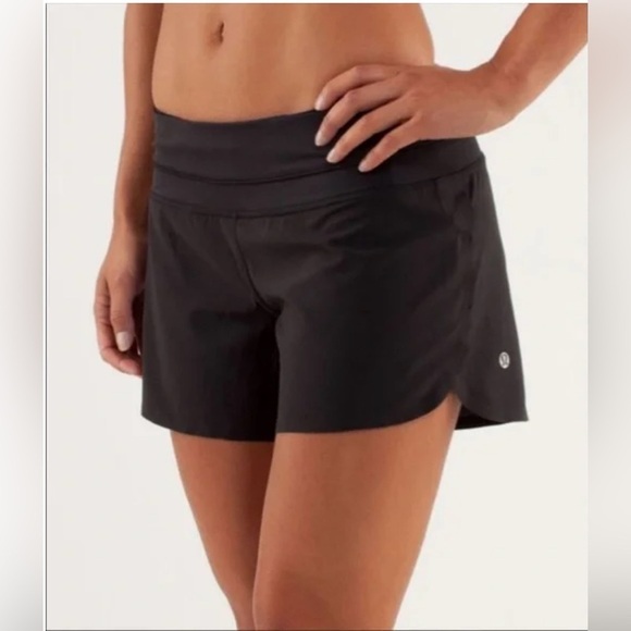Lululemon Groovy Run Short in Black Size 8 - Picture 3 of 11